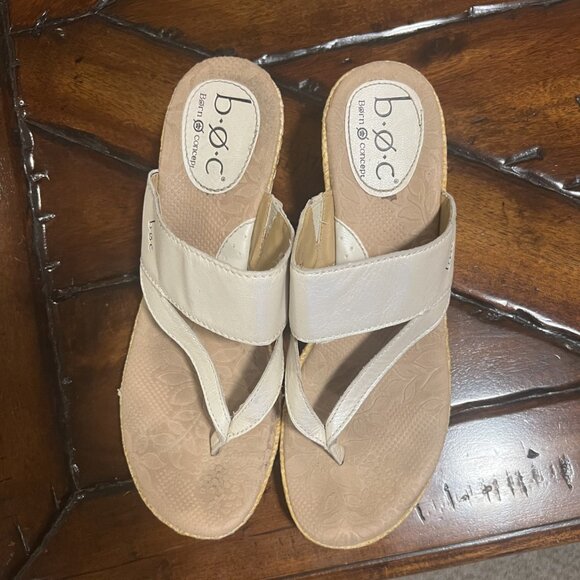 b.o.c. Born Concept Leather Thong Wedge Sandal - Picture 1 of 10